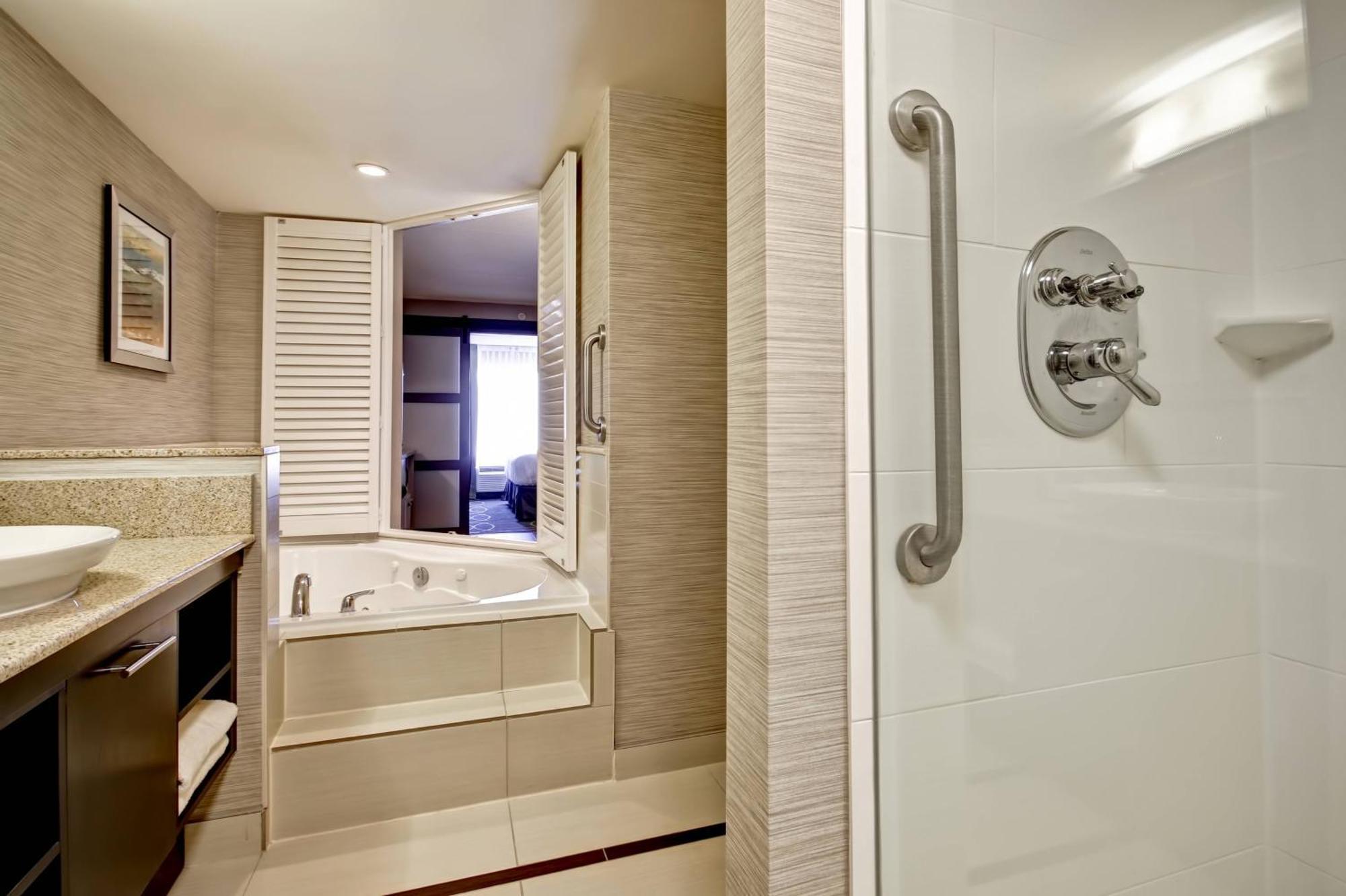 Fairfield Inn & Suites By Marriott גואלף מראה חיצוני תמונה
