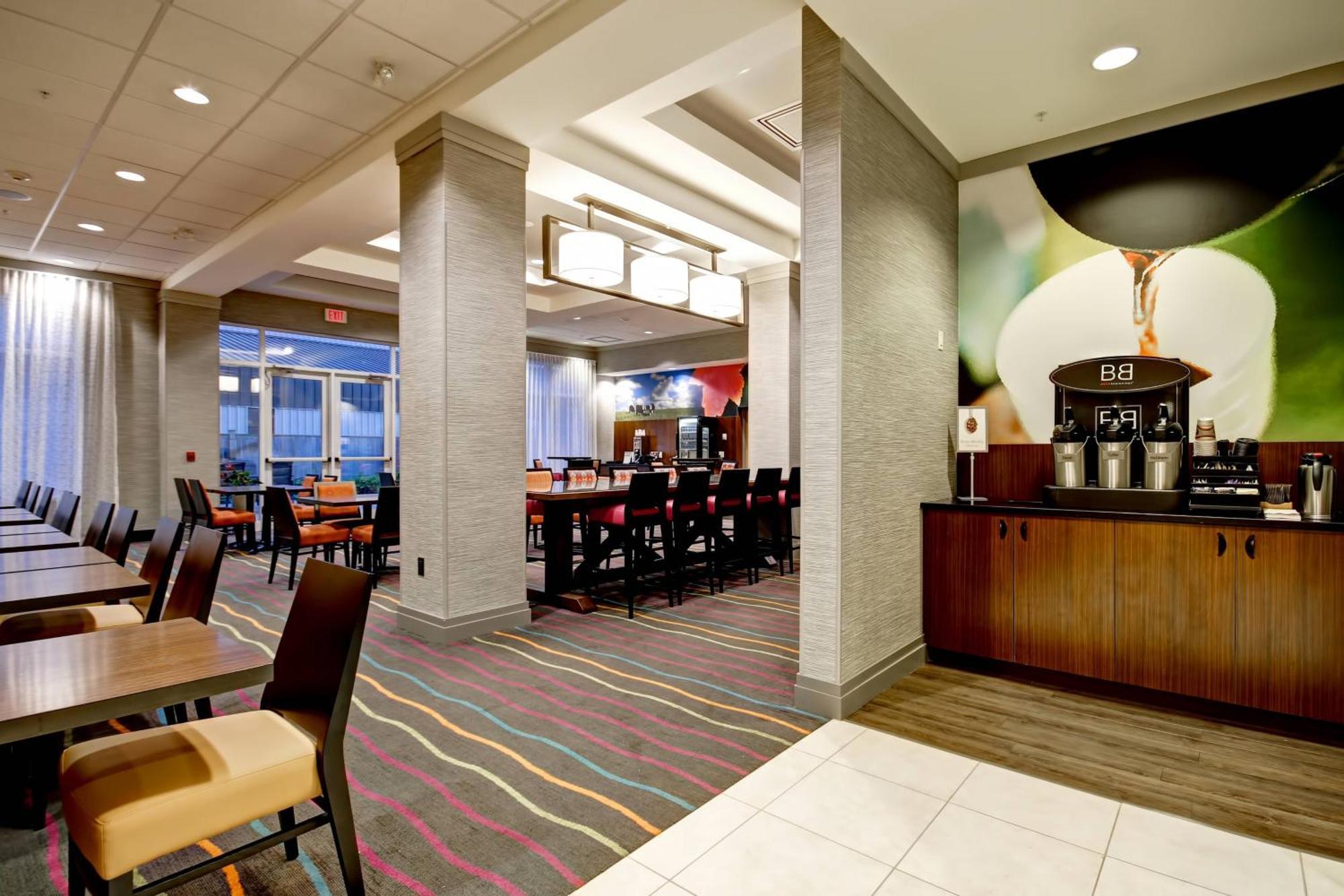 Fairfield Inn & Suites By Marriott גואלף מראה חיצוני תמונה