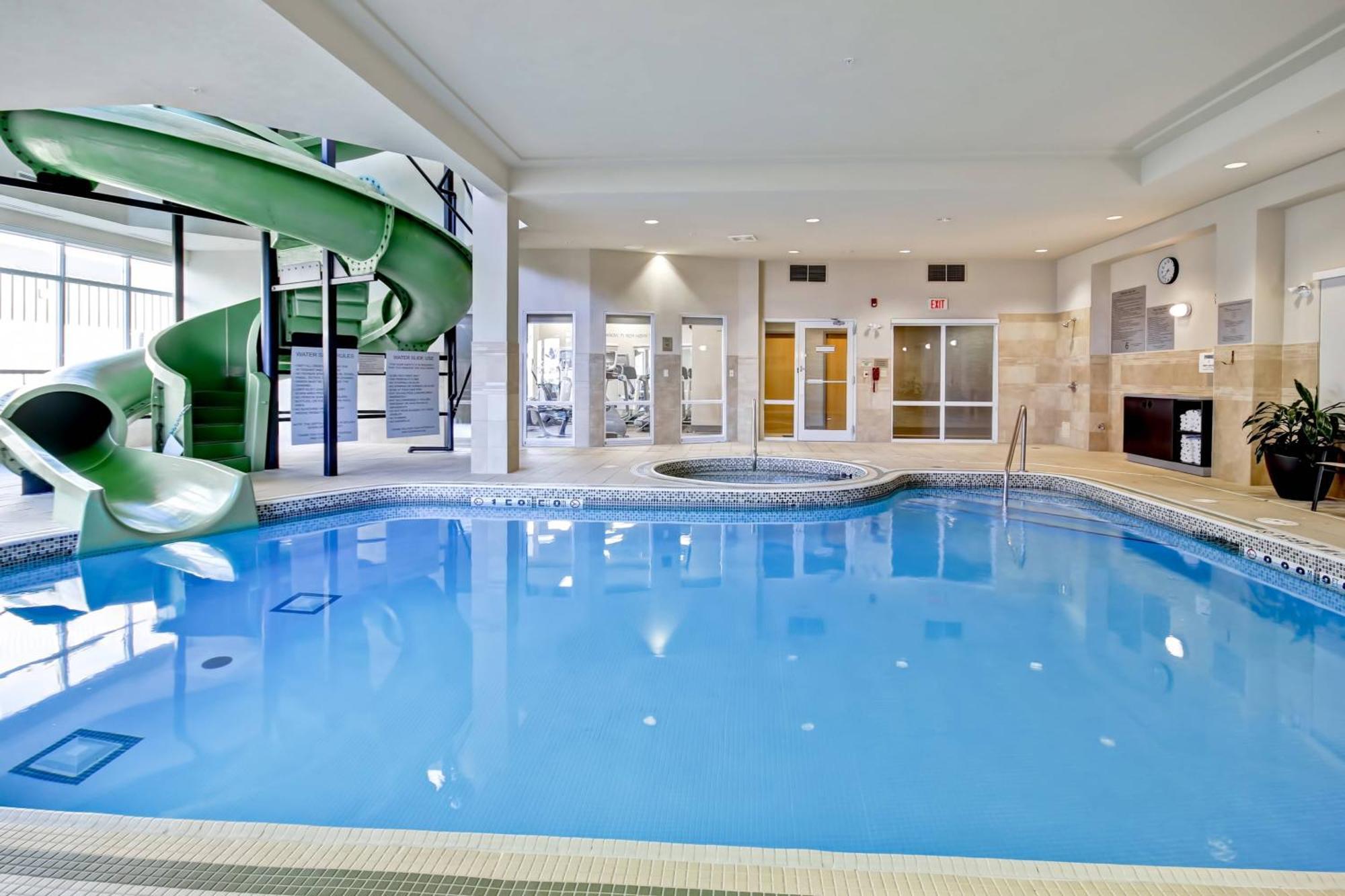 Fairfield Inn & Suites By Marriott גואלף מראה חיצוני תמונה