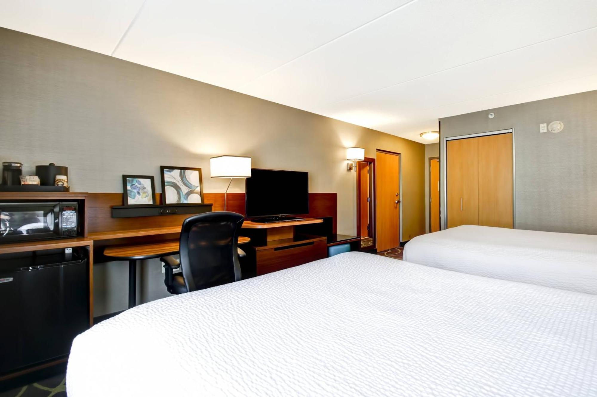 Fairfield Inn & Suites By Marriott גואלף מראה חיצוני תמונה