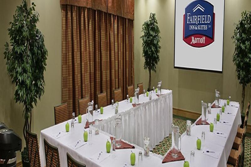 Fairfield Inn & Suites By Marriott גואלף מראה חיצוני תמונה