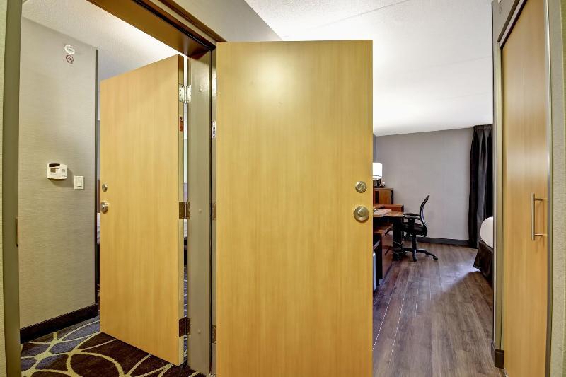 Fairfield Inn & Suites By Marriott גואלף מראה חיצוני תמונה