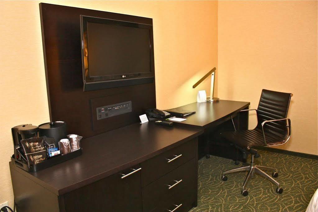 Fairfield Inn & Suites By Marriott גואלף מראה חיצוני תמונה