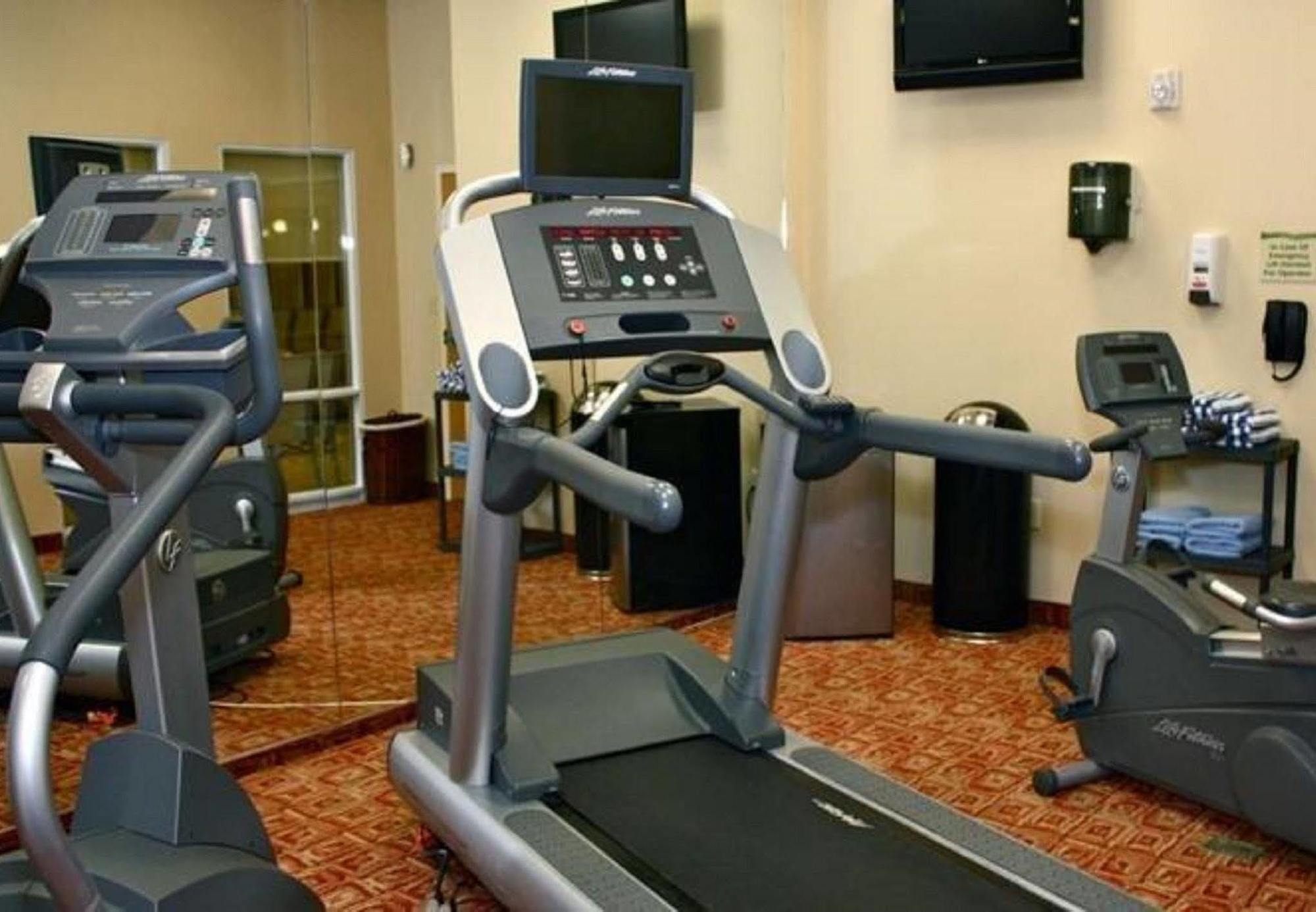 Fairfield Inn & Suites By Marriott גואלף מראה חיצוני תמונה