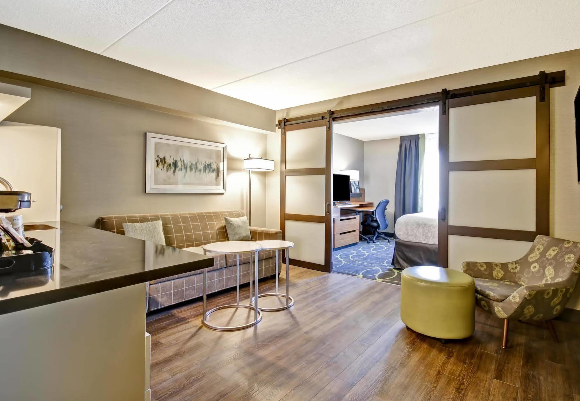 Fairfield Inn & Suites By Marriott גואלף מראה חיצוני תמונה